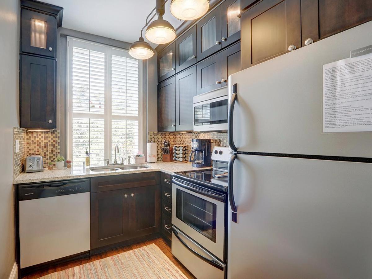 Charm On Liberty Apartment Savannah Exterior foto
