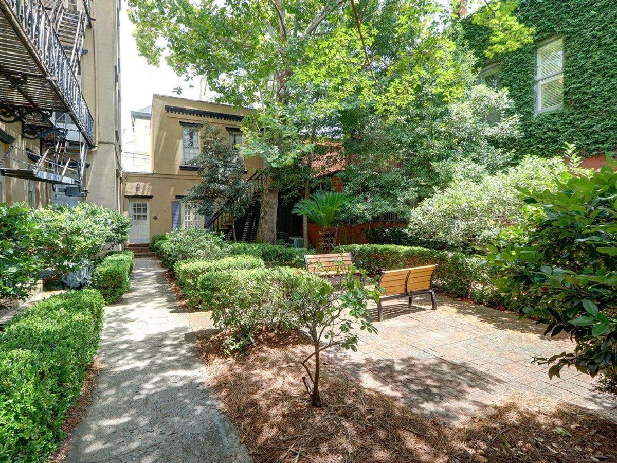 Charm On Liberty Apartment Savannah Exterior foto